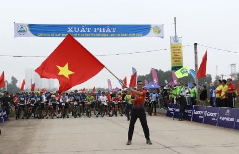 Thép Việt – Sing tham gia diễu hành Giải đua xe đạp Thái Nguyên mở rộng lần thứ Nhất năm 2023